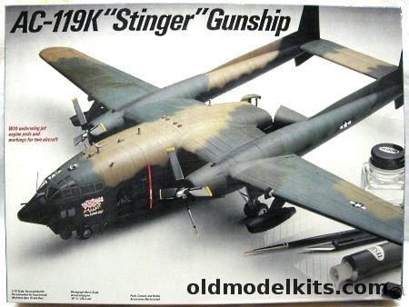 Testors 1/72 AC-119K Stinger Shadow Gunship - 18th Special Ops Sq Nha Trang 1968, 678 plastic model kit