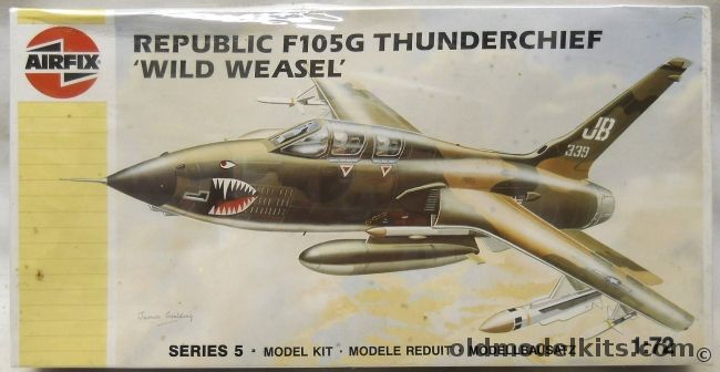 Airfix 1/72 Republic F-105G Thunderchief Wild Weasel - 17th Wild Weasel Sq 388th TFW USAF Korat Thailand January 1973 / 35th TFW George AFB California 1978, 05024 plastic model kit