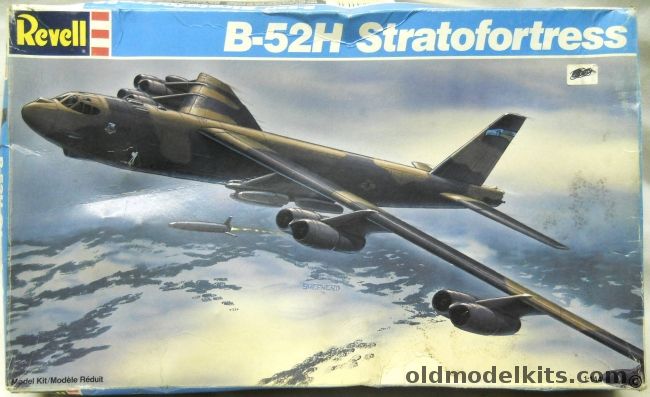 Revell 1/144 Boeing B-52H Stratofortress - With AGM-86B ALCMs, 4584 plastic model kit