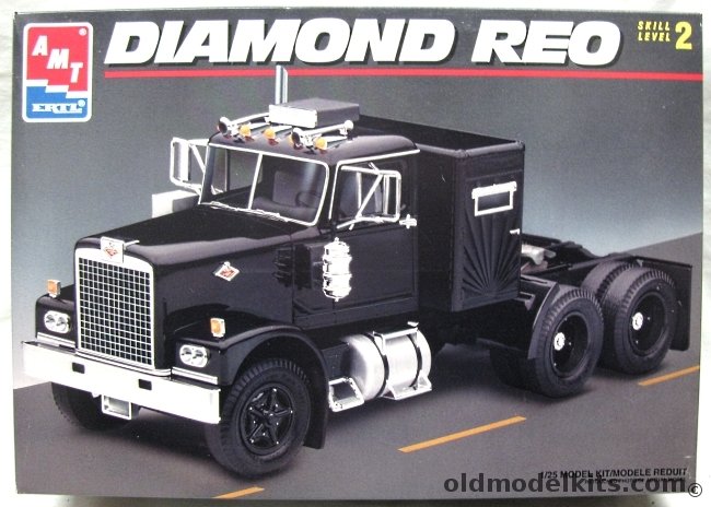 Diamond Reo Tractor Truck AMT ERTL 1:25 Model Kit 8137 Unbuilt Sealed Box 