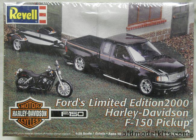 Revell 1/25 2000 Ford Limited Edition Harley-Davidson F150 Pickup Truck With Trailer and FXDX Dyna Super Glide Sport Motorcycle, 85-7685 plastic model kit