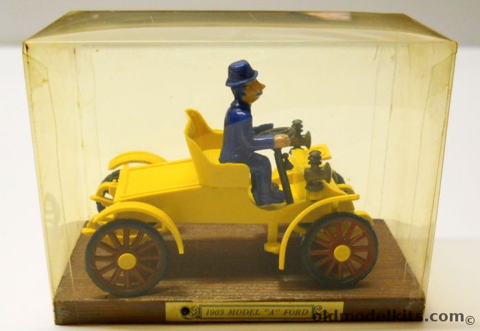 Revell 1/32 1903 Model A Ford Factory Display - Built Up With Flower Style Case - Highway Pioneers plastic model kit