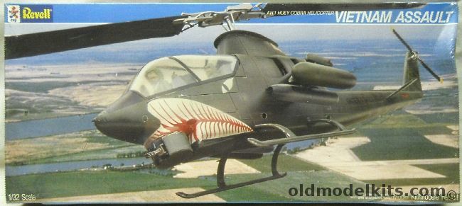 Revell 1/32 AH-1 Huey Cobra Vietnam Assault Helicopter, 4442 plastic model kit