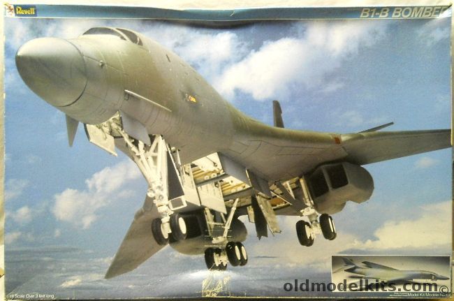 Revell 1/48 Rockwell B-1B Bomber, 4900 plastic model kit