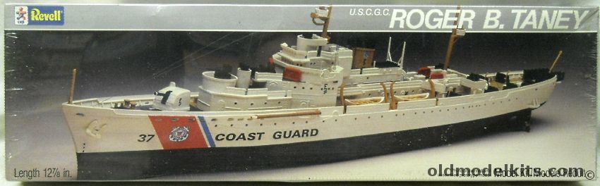 Revell 1/301 USS Roger B Taney Coast Guard Cutter (ex-USS Campbell), 5207 plastic model kit