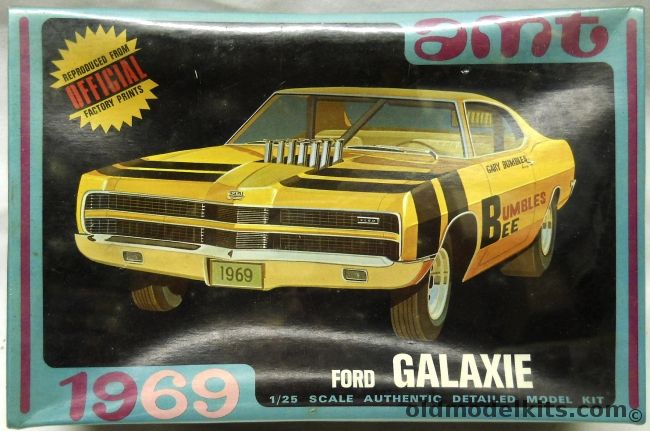 AMT 1/25 1969 Ford Galaxie - Stock / Drag / Custom, Y902-200 plastic model kit