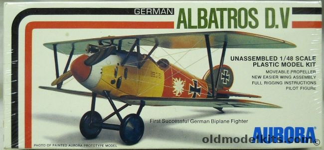 Aurora 1/48 Albatros D-V - Pilot-Lt. Paul Baumer (44 victories) or Jasta 5 'Green Tail' (pilot unknown) - (DV), 752 plastic model kit
