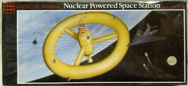 Glencoe 1/300 Nuclear Powered Space Station - (ex Strombecker Walt Disney's Space Station Man in Space), 05909 plastic model kit