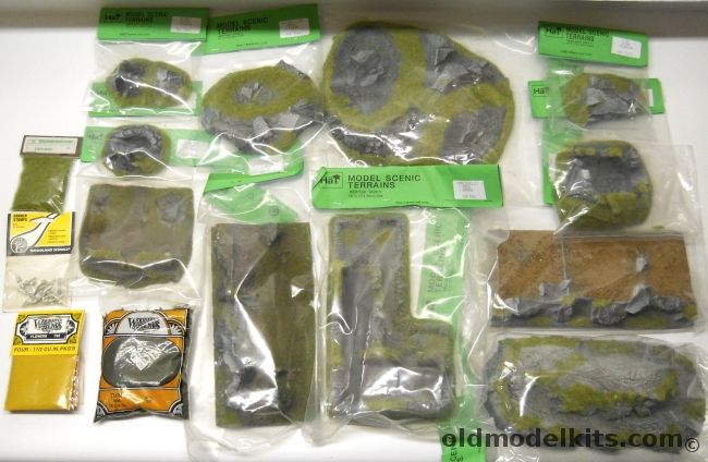 HaT 1/87 Model Scenic Terrains Bases (11) And Woodland Scenics Turf (2) / Broken Stumps / Verlinden Grass - HO or 1/72 Scale - Bagged plastic model kit