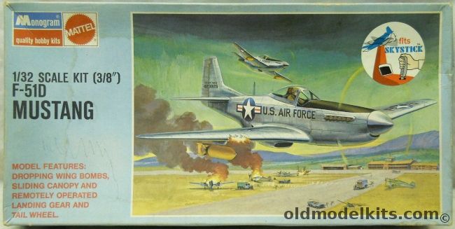 Monogram 1/32 F-51D (P-51D) Mustang with Retracing Gear and Dropping Bombs - Blue Box Issue, 6847 plastic model kit