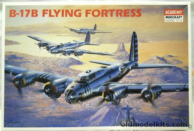 Academy 1/72 Boeing B-17B Flying Fortress, 2106 plastic model kit