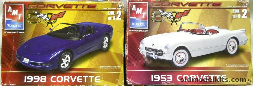 AMT 1/25 1953 Chevrolet Corvette Convertible And 1998 Corvette Convertible, 31811 plastic model kit