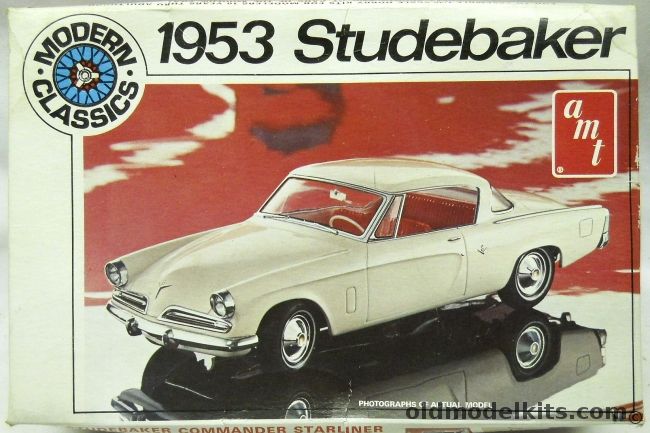 AMT 1/25 1953 Studebaker Commander Starliner - Loewy Coupe, T396 plastic model kit