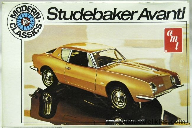 AMT 1/25 1963 Studebaker Avanti - Stock / Custom / Racing, T413 plastic model kit