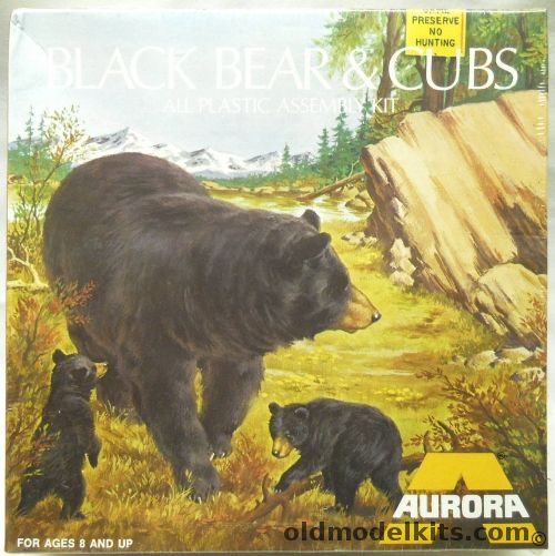 Aurora 1/8 Black Bear and Cubs, 407 plastic model kit