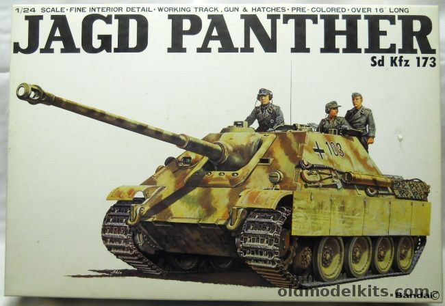 Bandai 1/24 Jagd Panther Sd.Kfz. 173 - Jagdpanther, 8272 plastic model kit