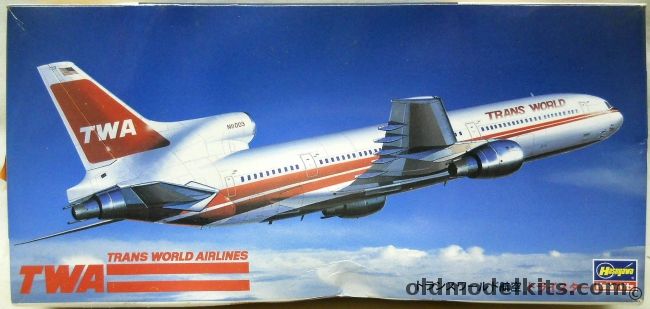 Hasegawa 1/200 Lockheed L-1011 Tristar TWA - With Intial Release Bonus Scale Tow Tractor, LL7 plastic model kit