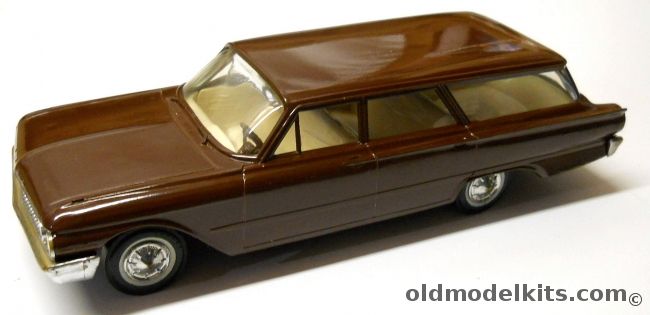 Hubley 1/25 1961 Ford Country Sedan Station Wagon Promotional Model plastic model kit