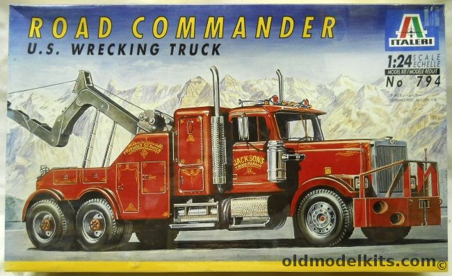 Italeri 1/24 Road Commander US Wrecking Truck - Western Star Heavy DutyTow Truck, 794 plastic model kit