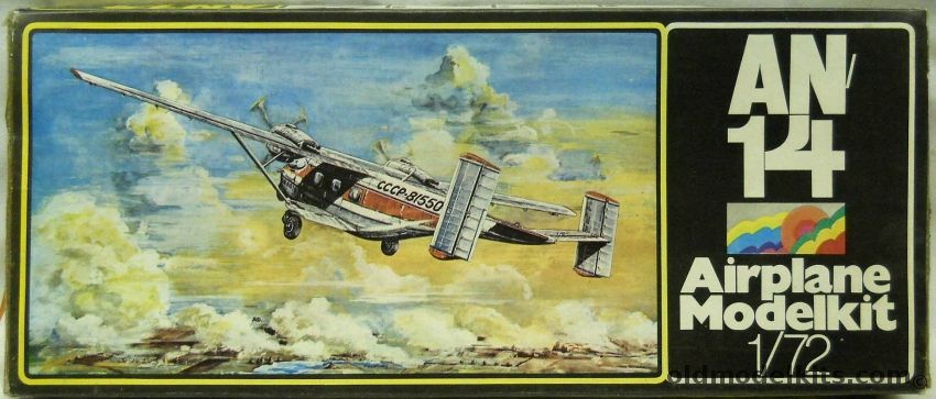 KVZ 1/72 TWO Antonov An-14 - Clod plastic model kit