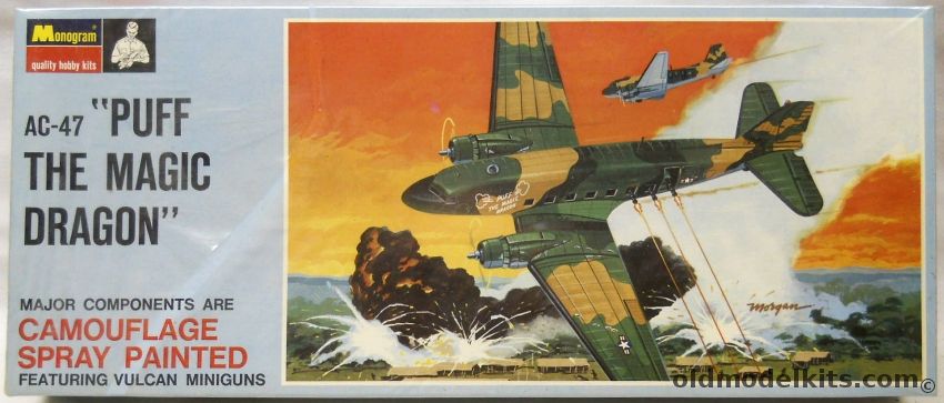 Monogram 1/90 AC-47 Puff The Magic Dragon with Factory Camouflage Paint - Blue Box Issue, PA148-150 plastic model kit