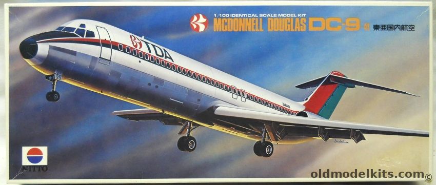 Nitto 1/100 Douglas DC-9 -41 Stretch - TDA Airlines, 428-1200 plastic model kit