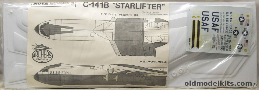Nova 1/72 Lockheed C-141B Starlifter plastic model kit