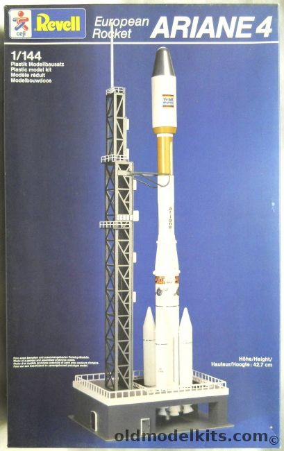 Revell 1/144 Ariane 4 With Launch Stand, 4762 plastic model kit