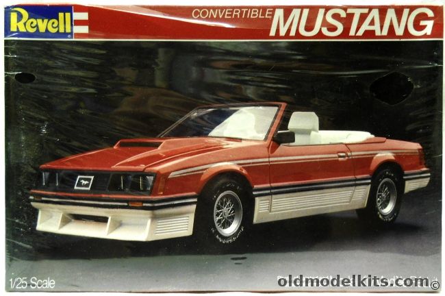 Revell 1/25 1980s Ford Mustang Cabrio Convertible, 7324 plastic model kit