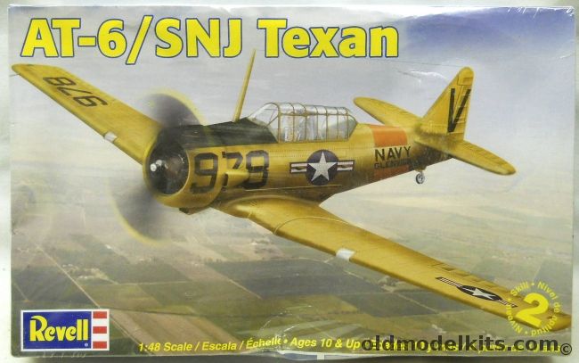 Revell 1/48 AT-6 Texan / SNJ - Naval Air Reserve NAS Glenview IL 1956 / Luke Airfield AZ 1942 (ex-Monogram), 85-5251 plastic model kit