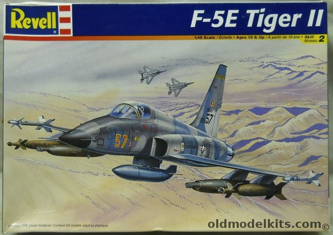 Revell 1/48 Northrop F-5E Tiger II Aggressor - With Microscale Decals - Revell Decals for Navy Top Gun Pilot Lt. Garland 'Gringo' / USAF 57th Fighter Weapons Training Nellis AFB Nevada Col Chuck Cunningham Commander - (ex Monogram), 85-5495 plastic model kit