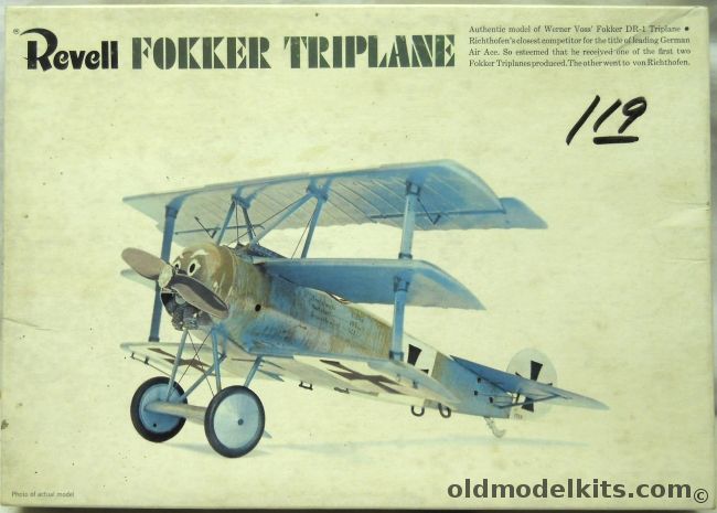 Revell 1/28 Werner Voss' Fokker DR-1 Triplane, H292-150 plastic model kit