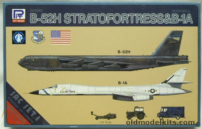 Skywave 1/700 TWO Sets Of B-52H Stratofortress And B-1A - Plus Lift Trucks / Tractors / Flight Crew Vehicles, S-2 plastic model kit