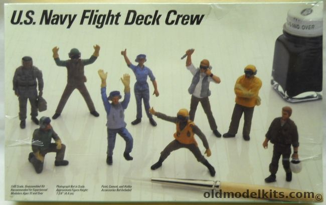 Testors 1/48 US Navy Flight Deck Crew - (ex Fujimi), 518 plastic model kit