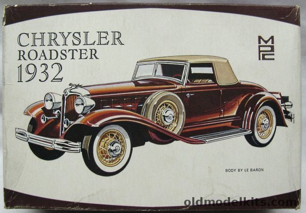 MPC 1/25 1932 Chrysler Imperial 8 Roadster - With Police Motorcycle / Two Gangsters / Optional Bullet-Riddled Parts / Safe / Jewel Box / Money Case / Guns, 204-200 plastic model kit